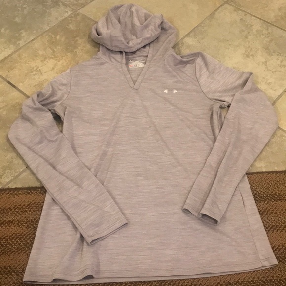 Under Armour Tops - Under Armour pullover